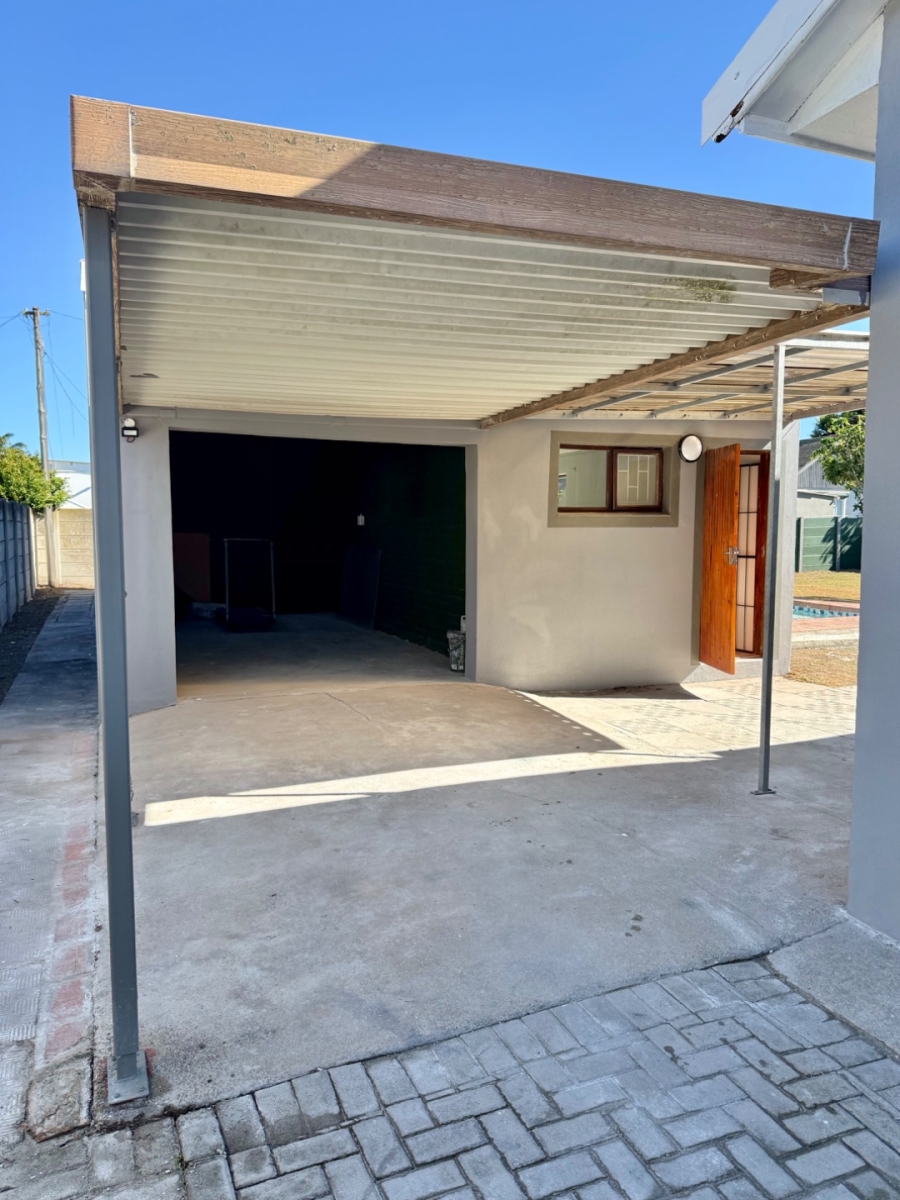 3 Bedroom Property for Sale in Kabega Park Eastern Cape